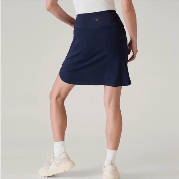 Athleta Fairway High Rise Golf 18" Skort skirt Built in Shorts Navy Blue Small S - Picture 2 of 8